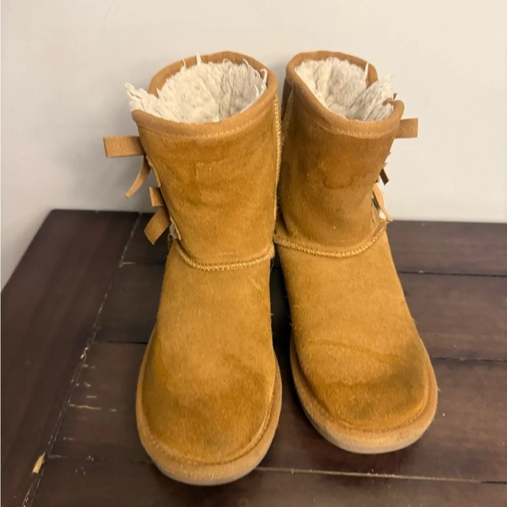Koolaburra by UGG Girls Chestnut Bow Boots Size 1.5